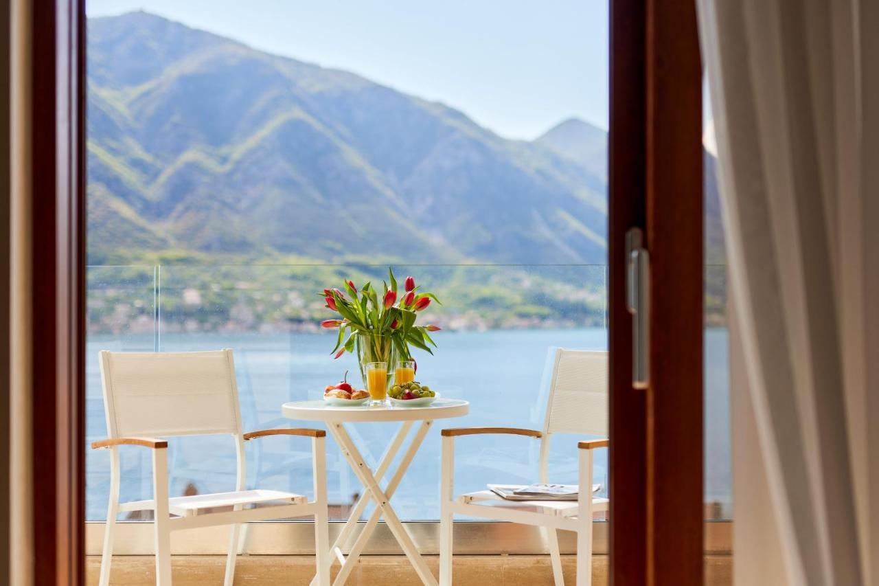 Apartment Noa With Sea View Kotor Exterior photo